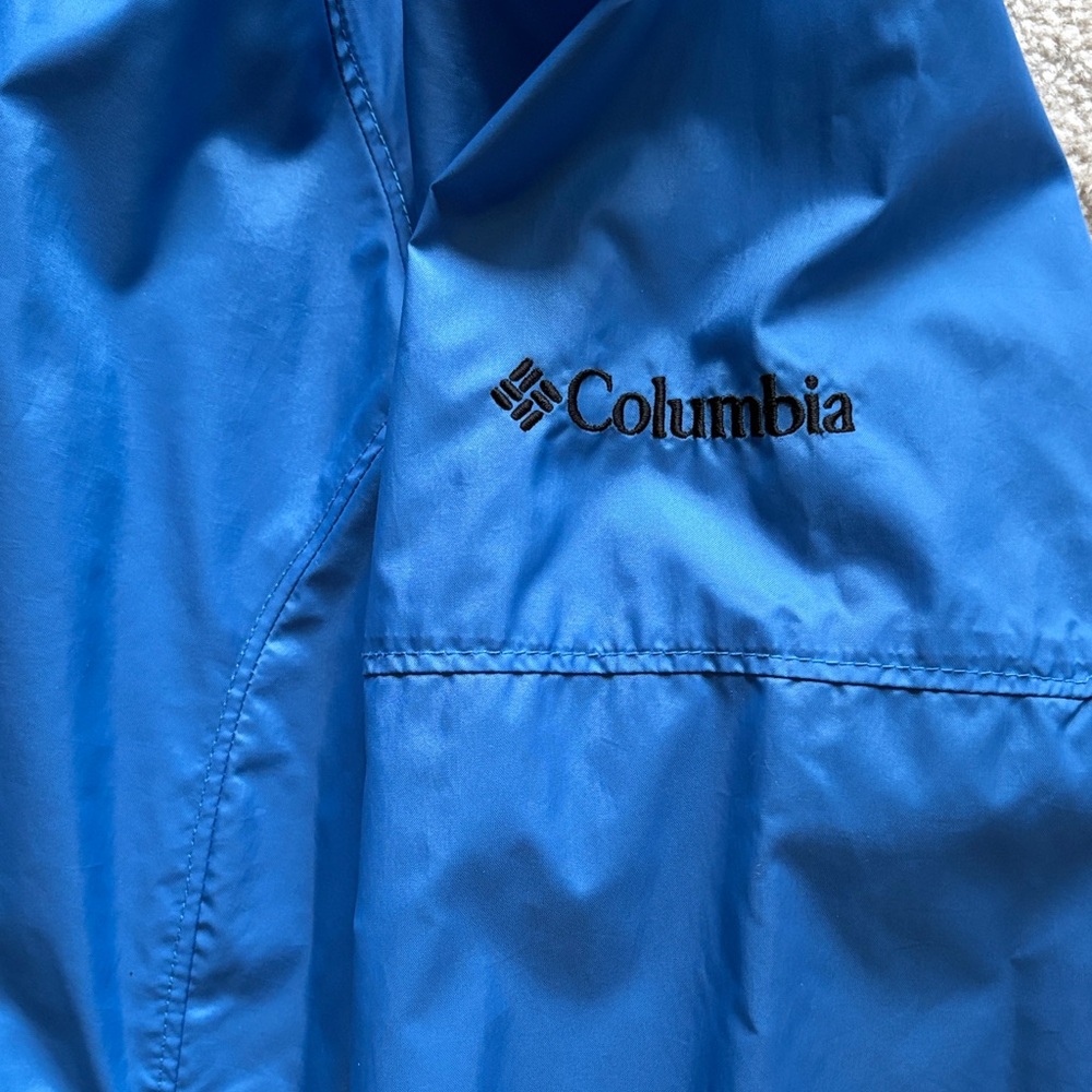 Columbia Women's Blue Jacket with foldable hood, XL